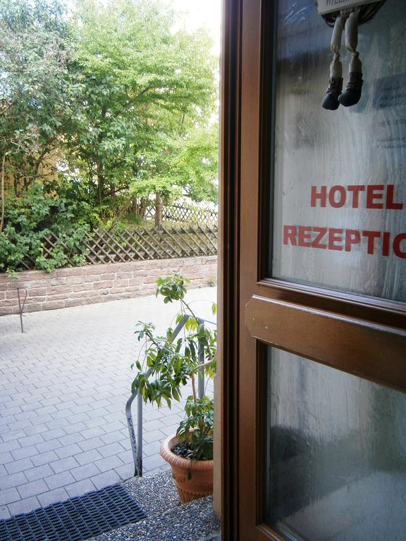 Hotel Strauss Waldbronn Eksteriør billede